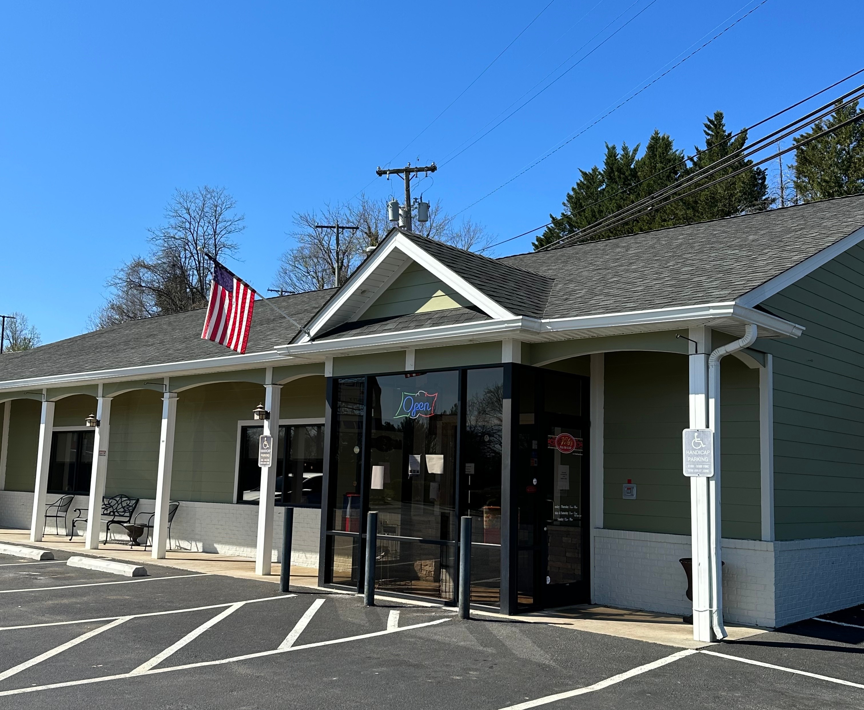 Vito's Pizza Bar & Grill Amherst 188 Richmond Highway Small Cheese