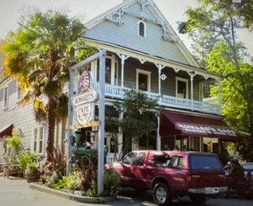 Howards Cafe 3611 Bohemian Hwy