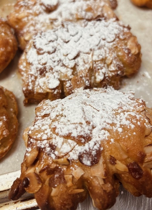 Bear Claw (with almond filling)