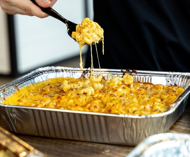 Mac and Cheese (Plus FREE Garlic Bread).