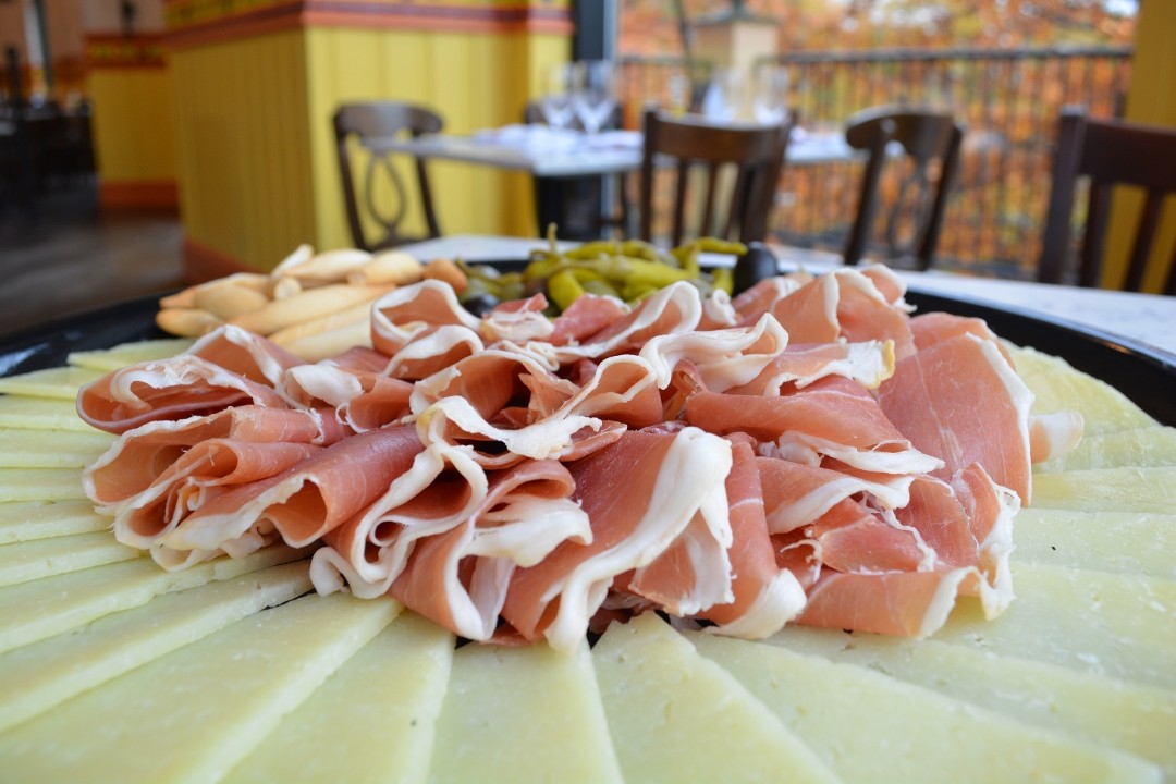 Serrano Ham & Manchego Cheese platter