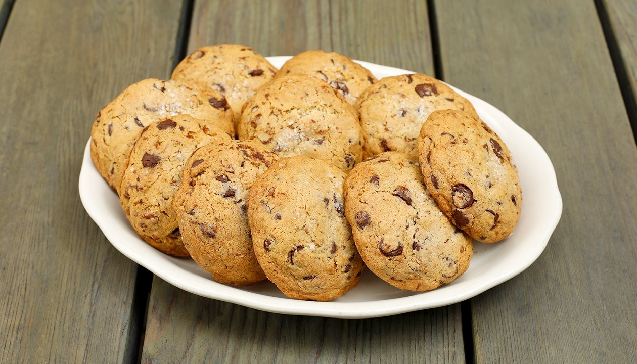 MATT'S CHOCOLATE CHUNK COOKIES (10 Cookies)