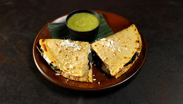 QUESADILLA ROJA DE  COLES