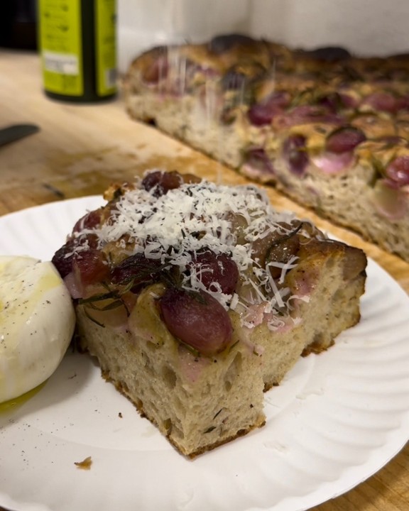 BREAD - FOCCACIA w/ GRAPES, ROSEMARY & BURATTA