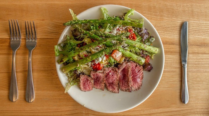 GRILLED FILET & ASPARAGUS SALAD