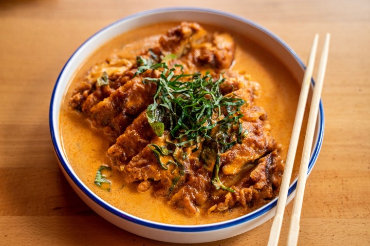 L Battered Chicken Red Curry