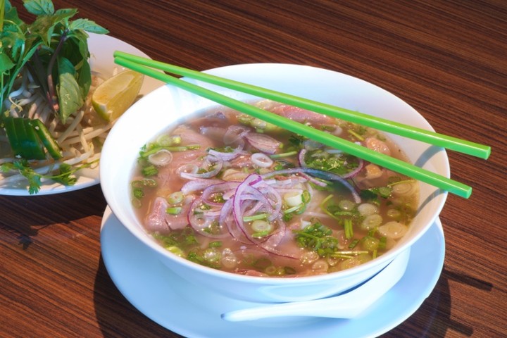 Vietnamese Noodle Soup (Pho)