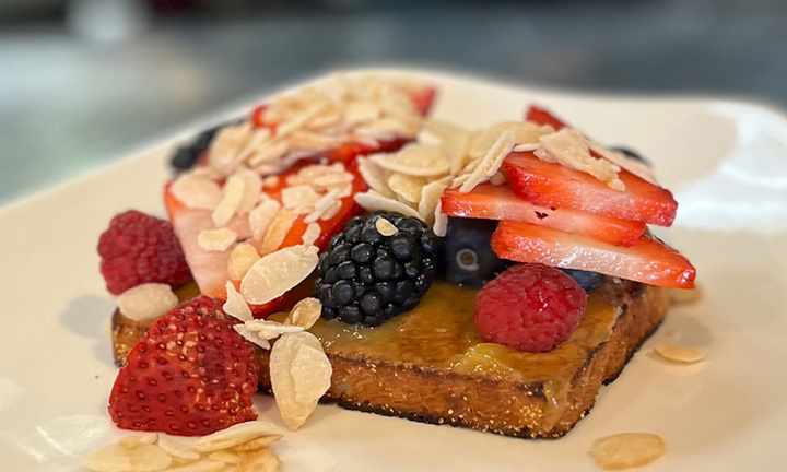 Fresh Berry Toast