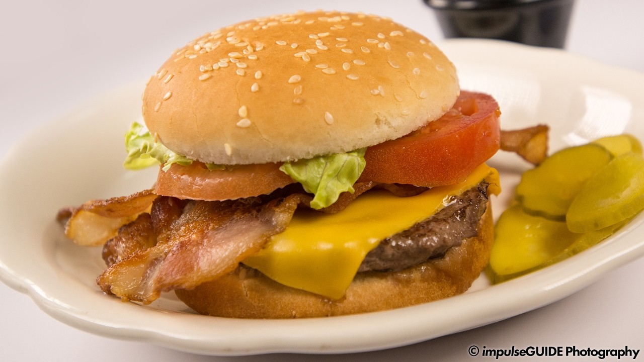 Deluxe Burger - 100% Beef Burger