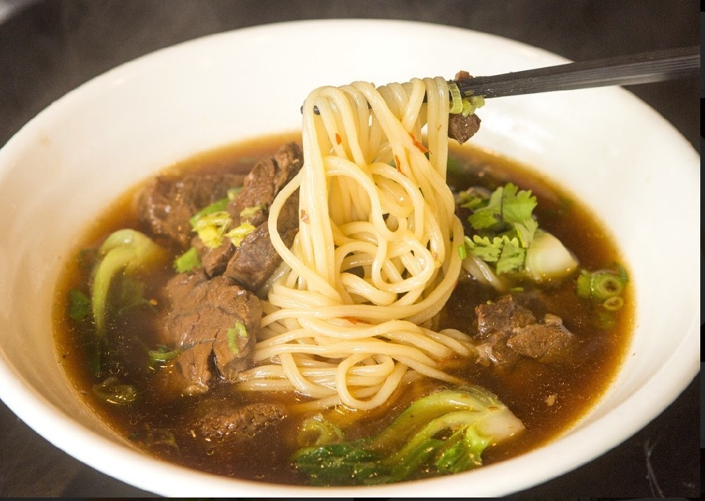 台湾牛肉面 Taiwanese Beef Noodle Soup