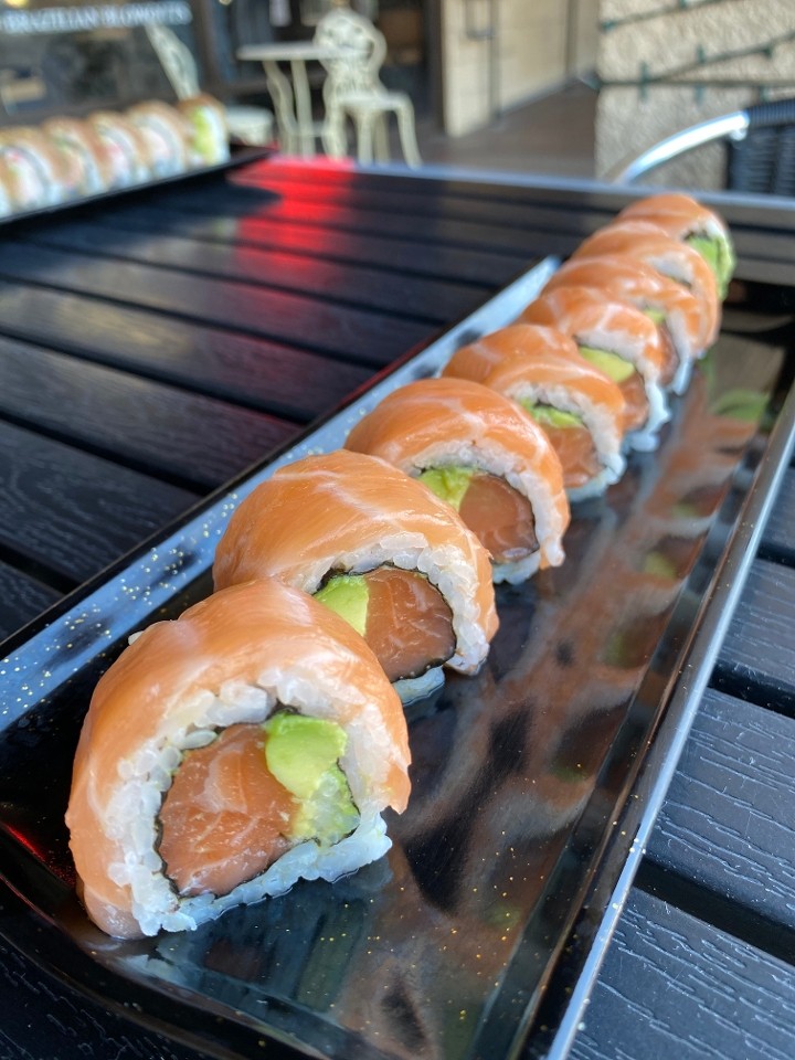 Salmon Lover Roll.    ✨POPULAR✨