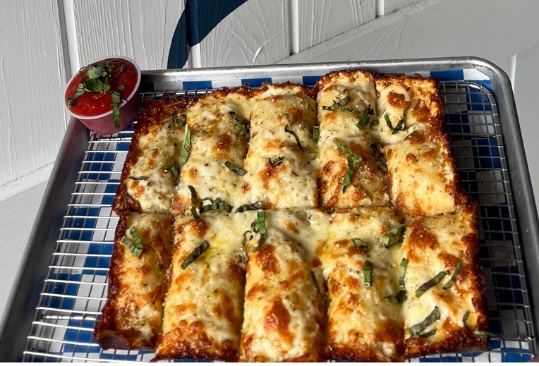 DETROIT CHEESY GARLIC BREAD