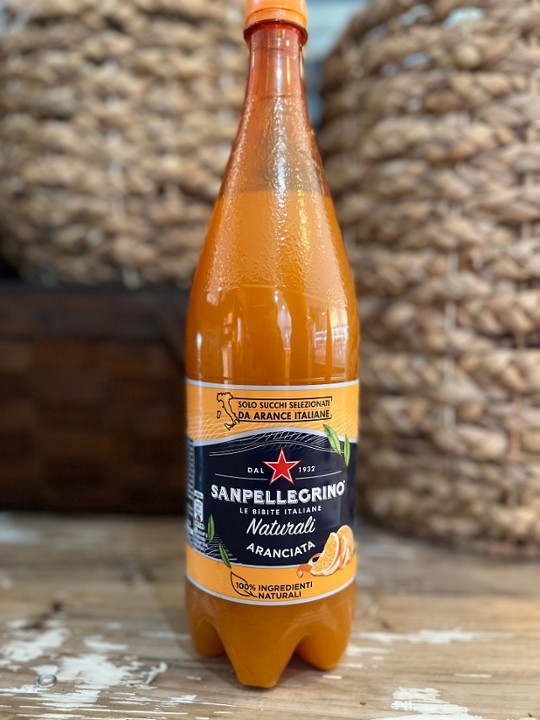 San Pellegrino Aranciata, Large