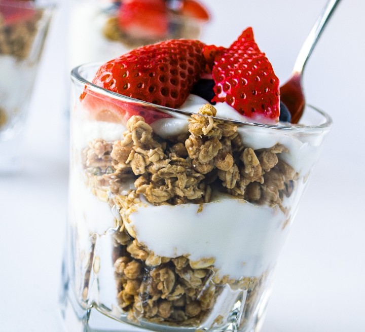 LOW FAT YOGURT PARFAIT