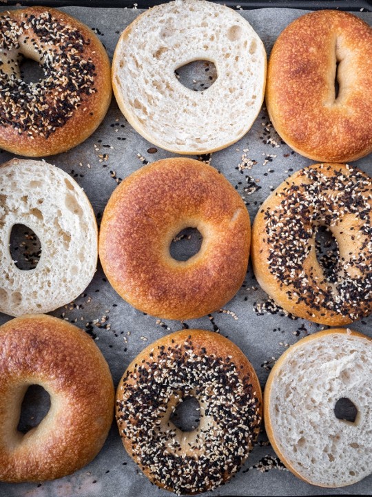 ASSORTED FRESH BAGELS