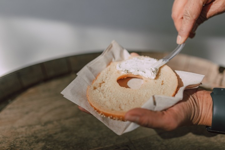 ASSORTED BAGEL WITH CREAM CHEESE