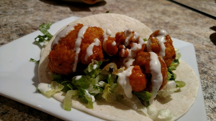 Buffalo Califlower Tacos (V)