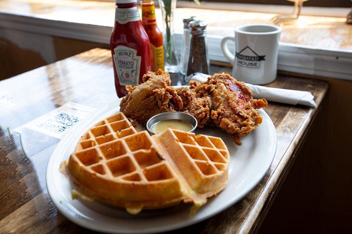 CHICKEN WAFFLES