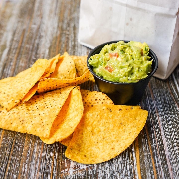 SMALL GUACAMOLE & CHIPS