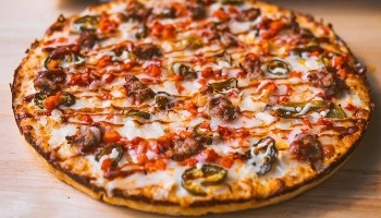 Primoz Pizza - Mayfield 5867 Mayfield Rd