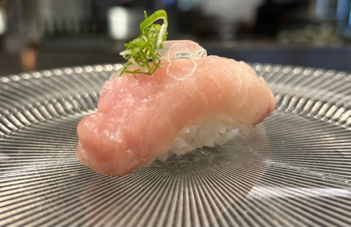 Yellowtail Nigiri *(G)