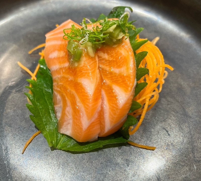 Salmon Sashimi * (G)