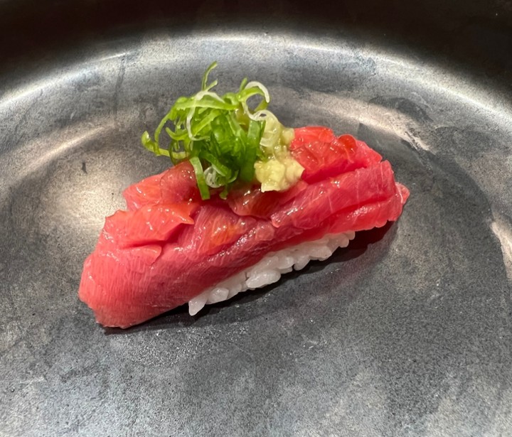 Tuna Nigiri * (G)