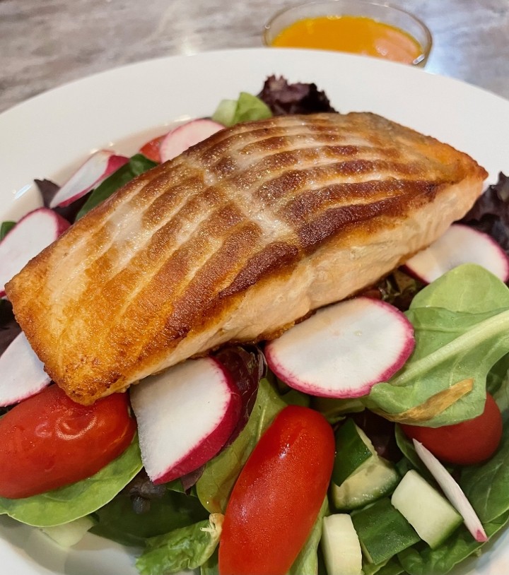 Grilled salmon salad