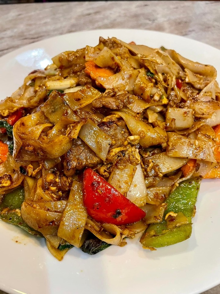 DRUNKEN NOODLES