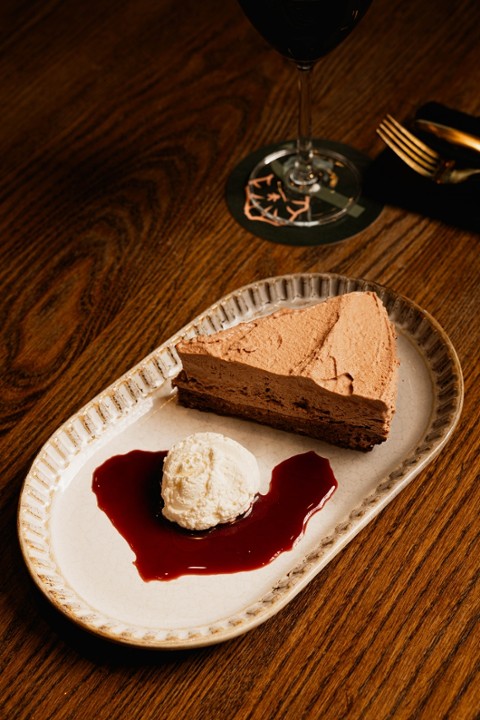Chocolate mouse cake