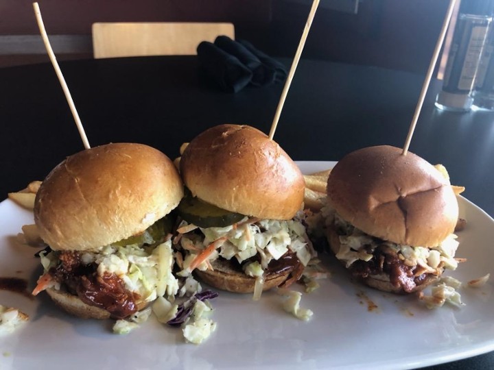 PULLED PORK SLIDERS