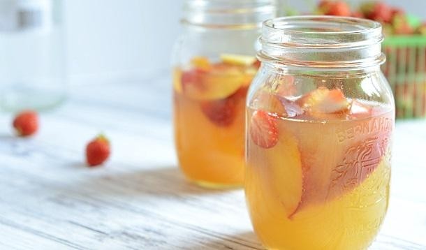 SUMMER WHITE SANGRIA