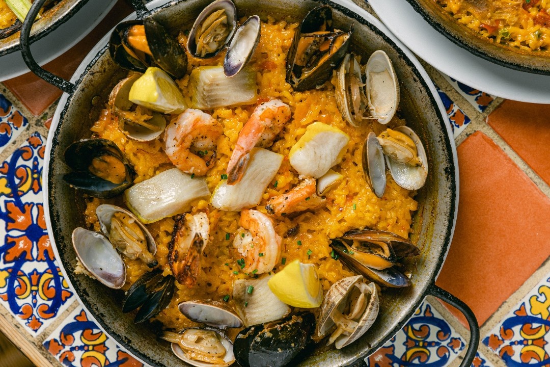 Paella Marinera (seafood) - large