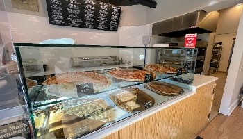 Pazza Pizza 1 1543 N Sedgwick St