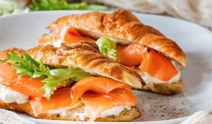 Smoked Salmon, Tomato, Lettuce & Terragon Mayo Croissant