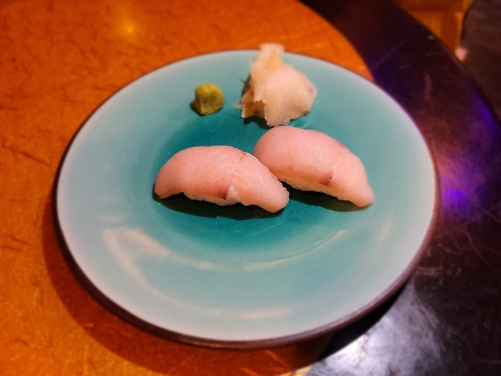 Yellowtail Sushi(Hamchi)* (2pcs)