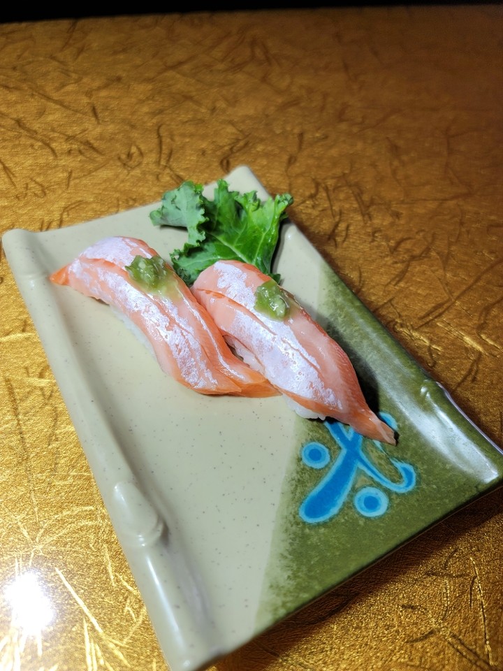 Fatty Salmon Sushi* (2pcs)