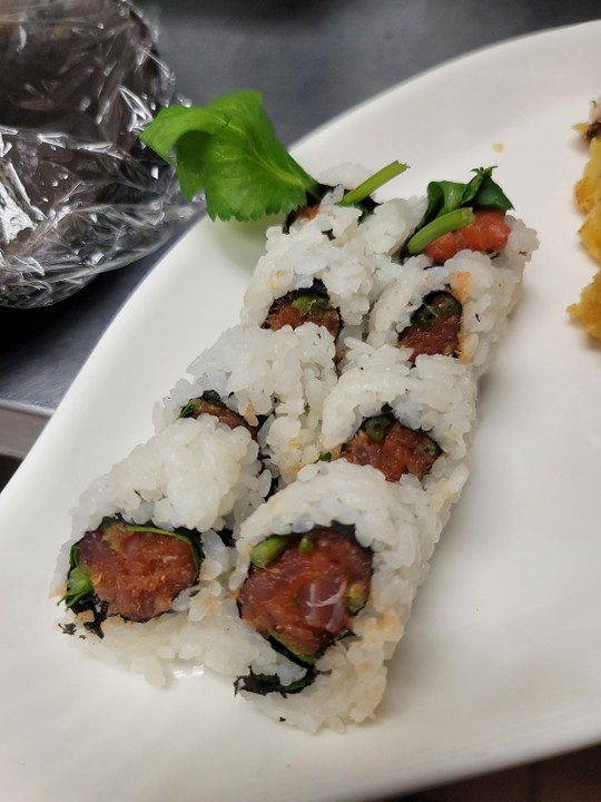 Spicy tuna Cilantro Roll (8pcs)
