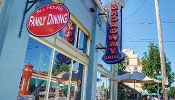 The Broadway Grill & Brewery