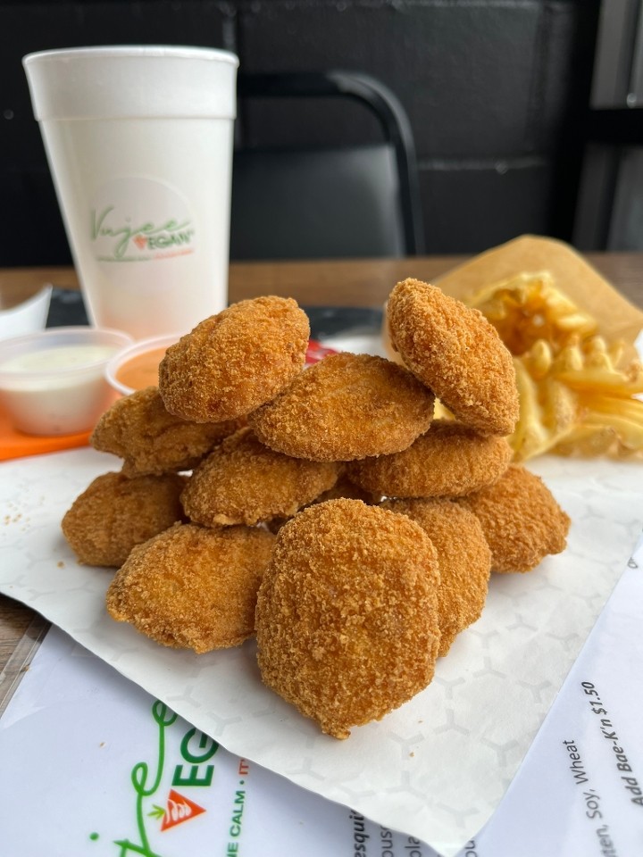12 Chick’n Nuggets (2 sauce)