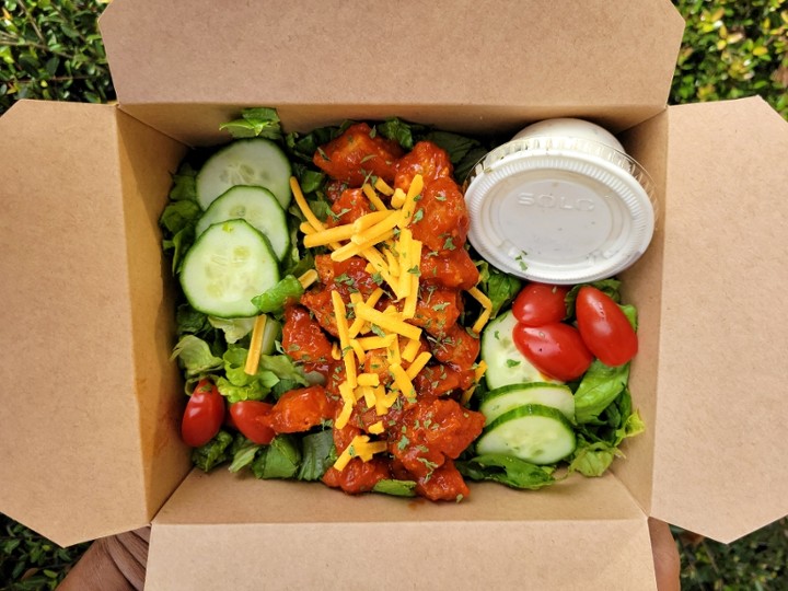 Nashville Hot Chick'n Salad