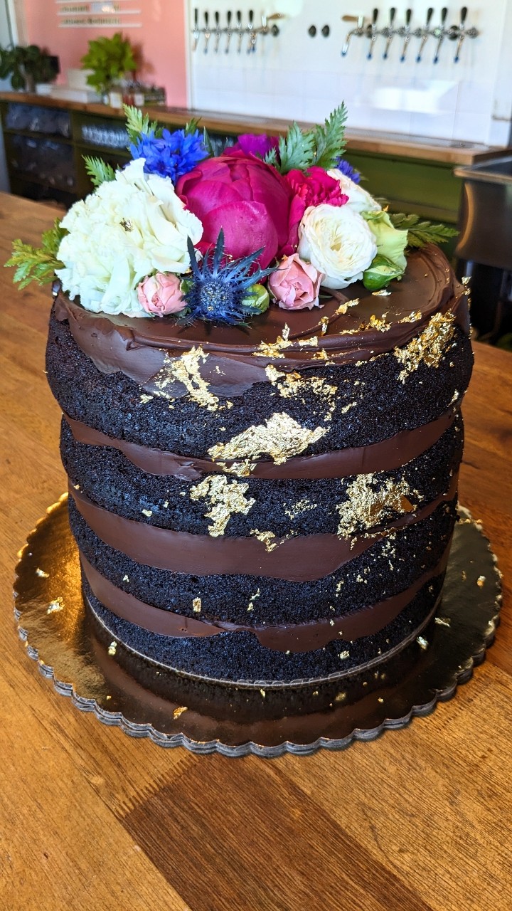 9 Inch Extra Tall 9lb Porter Chocolate with Fresh Flowers and Gold Leaf *Contains Alcohol