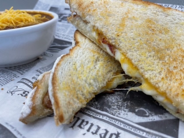 BREWERS GRILLED CHEESE/SEASONAL SOUP