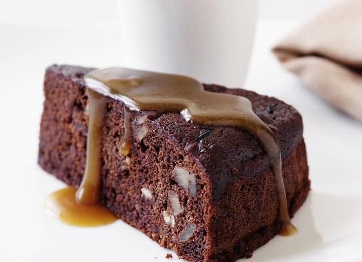 STICKY DATE CAKE
