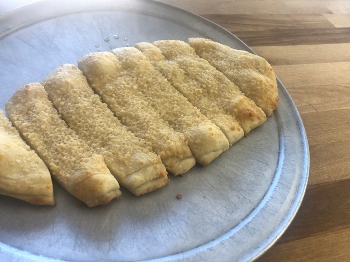 Spiral Bread (Homemade Breadsticks with Garlic Butter and Parmesan)