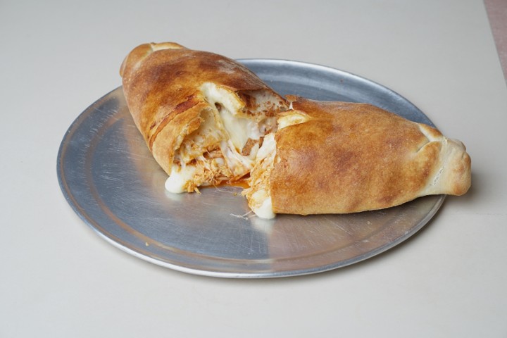 MINI BUFFALO CHICKEN STROMBOLI