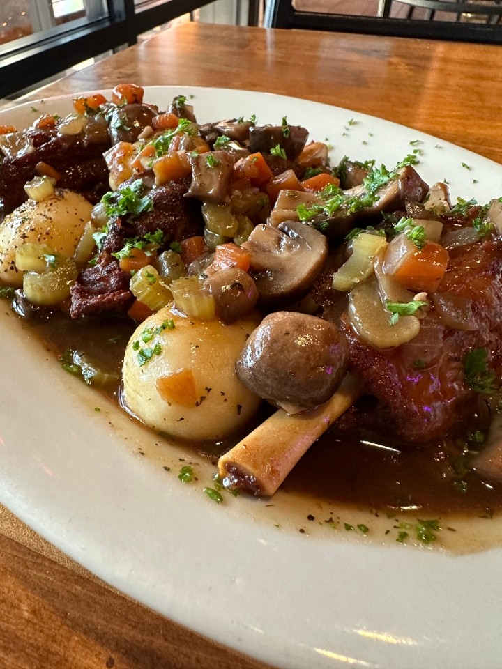 Squire's Italian Restaurant and Catering Wings (8)