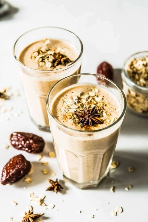 Date & Almond Smoothie