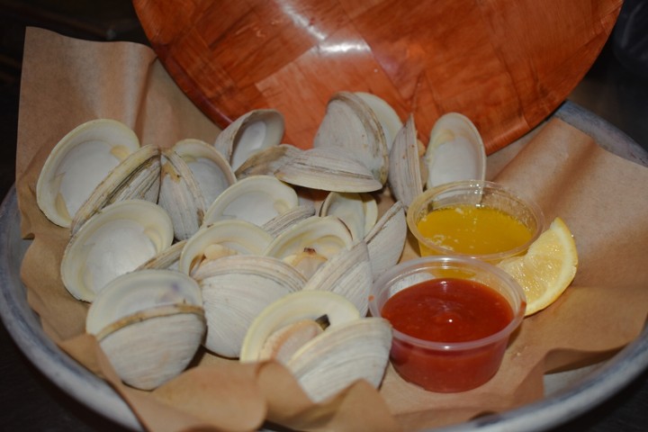 1/2 Doz VA Middleneck Clams