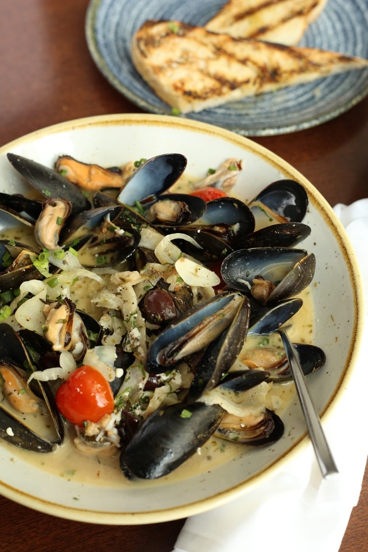 OUZO BLUE MUSSELS